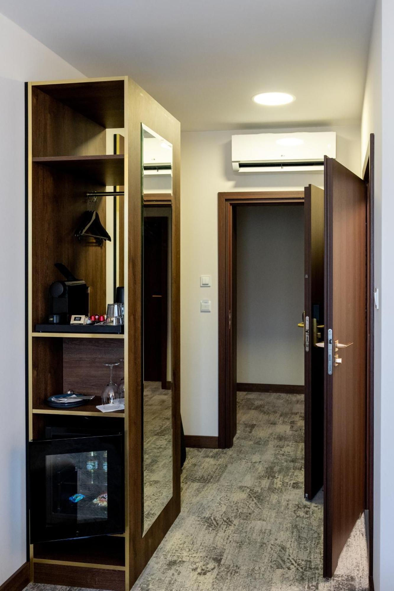 Bed and Breakfast Sleep&Fly Okecie Warsaw Airport Zewnętrze zdjęcie
